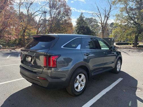 2023 Kia Sorento LX