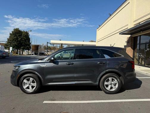 2023 Kia Sorento LX