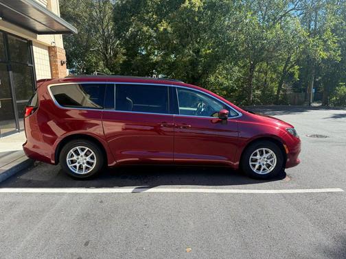 2020 Chrysler Voyager LXI