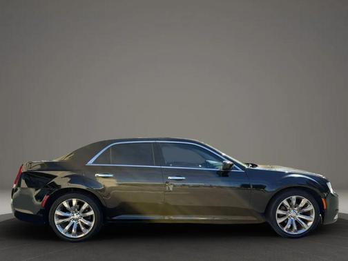 2018 Chrysler 300 Limited