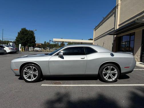 2021 Dodge Challenger SXT