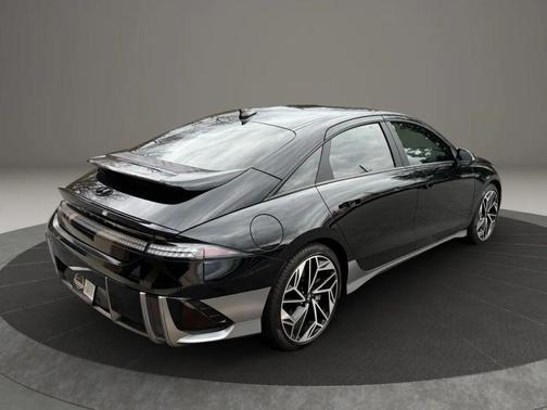 2024 Hyundai IONIQ 6 SEL