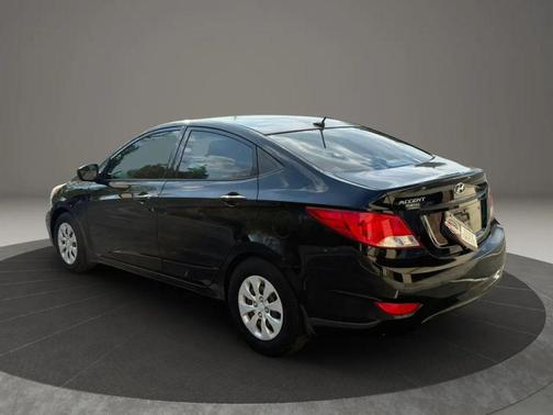 Ultra Black Pearl 2016 Hyundai Accent SE