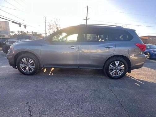 2018 Nissan Pathfinder SL