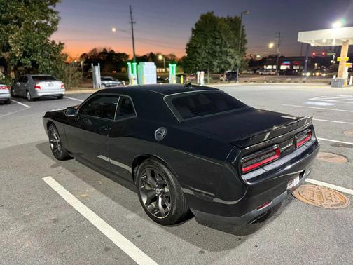 2017 Dodge Challenger SXT
