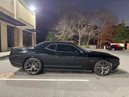 2017 Dodge Challenger SXT