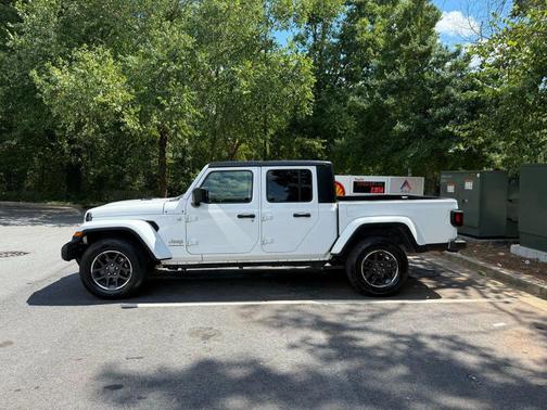 2023 Jeep Gladiator Overland