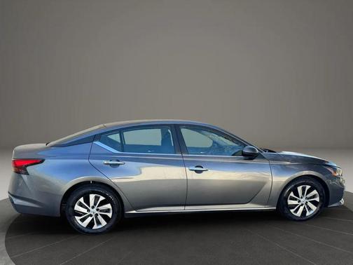 2022 Nissan Altima S FWD