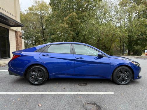 2022 Hyundai ELANTRA HEV Blue