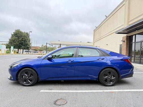 2022 Hyundai ELANTRA HEV Blue