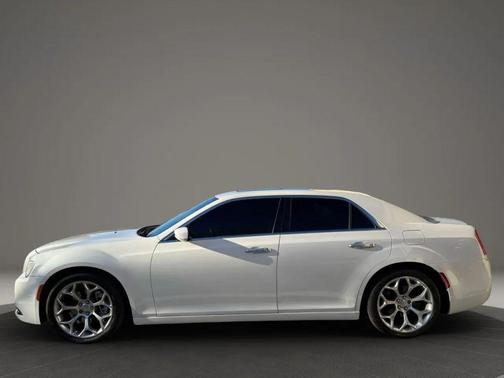 2016 Chrysler 300C Platinum
