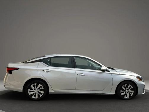 2023 Nissan Altima S FWD