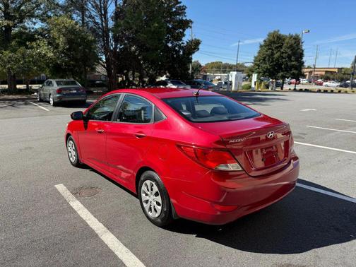 2016 Hyundai Accent SE