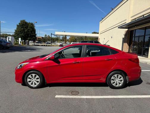 2016 Hyundai Accent SE