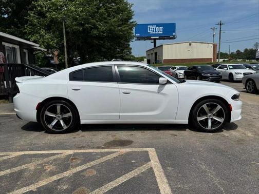 2017 Dodge Charger SE