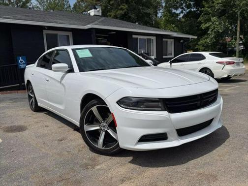 2017 Dodge Charger SE