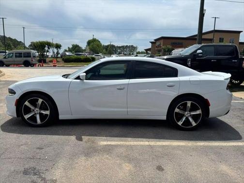 2017 Dodge Charger SE