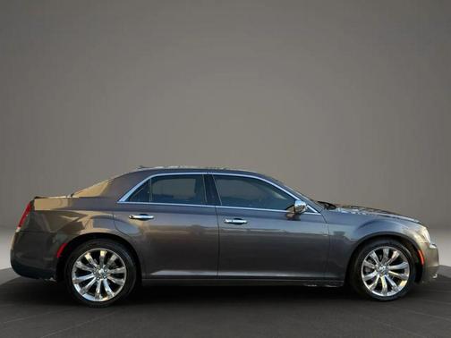 2018 Chrysler 300 Touring