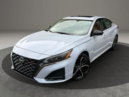 2025 Nissan Altima SR FWD