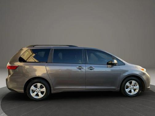 2015 Toyota Sienna LE