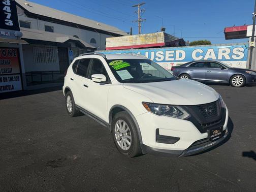 White 2020 Nissan Rogue SV