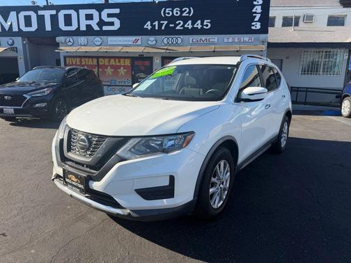 White 2020 Nissan Rogue SV
