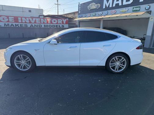 White 2013 Tesla Model S Sedan 4D