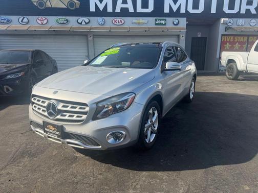 Polar Silver Metallic 2018 Mercedes-Benz GLA 250 4MATIC