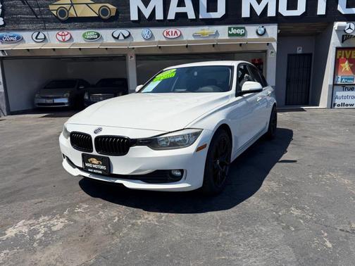 White 2015 BMW 320 i