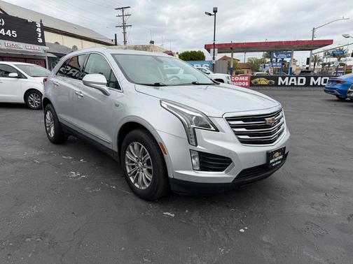 Radiant Silver Metallic 2017 Cadillac XT5 Luxury