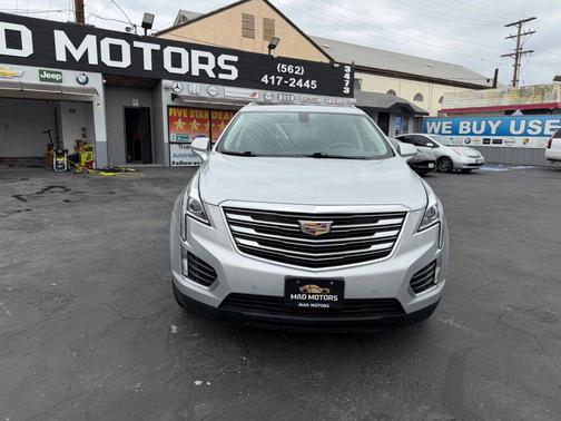Radiant Silver Metallic 2017 Cadillac XT5 Luxury