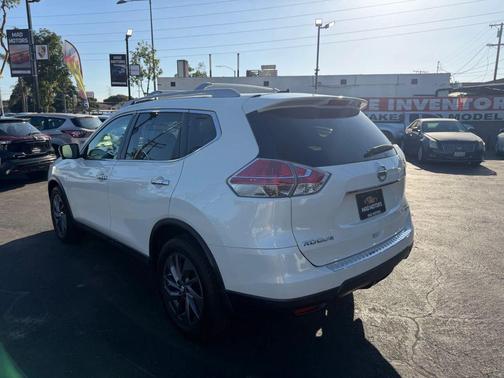 Pearl White 2016 Nissan Rogue SL