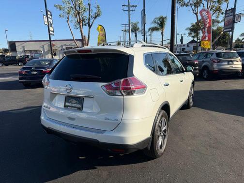 Pearl White 2016 Nissan Rogue SL