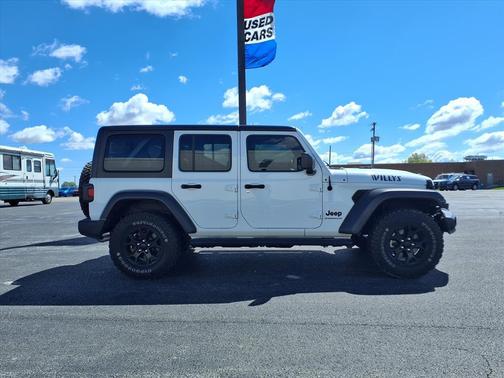 Bright White Clear Coat 2023 Jeep Wrangler Willys