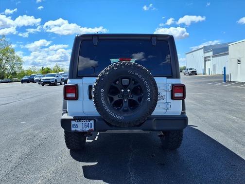 Bright White Clear Coat 2023 Jeep Wrangler Willys