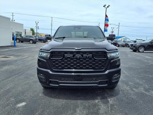 Diamond Black Crystal Pearl Coat (pxj) 2026 RAM 1500 Big Horn/Lone Star