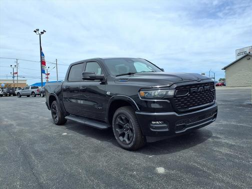 Diamond Black Crystal Pearl Coat (pxj) 2026 RAM 1500 Big Horn/Lone Star