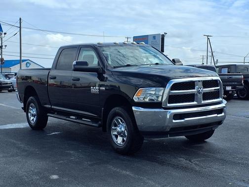 2018 RAM 2500 Tradesman Crew Cab 4x4 6'4' Box