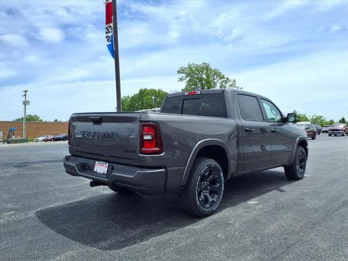 Granite Crystal Metallic Clear Coat (pau) 2026 RAM 1500 Big Horn/Lone Star