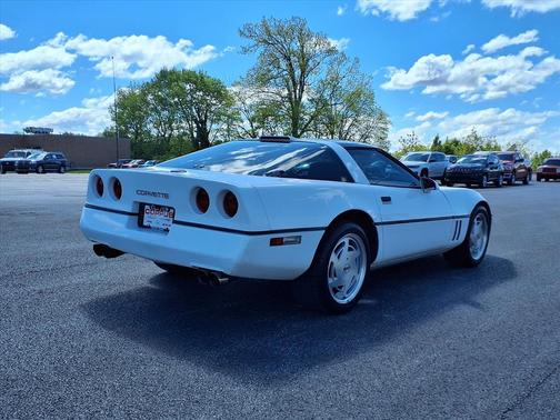 White 1990 Chevrolet Corvette Base