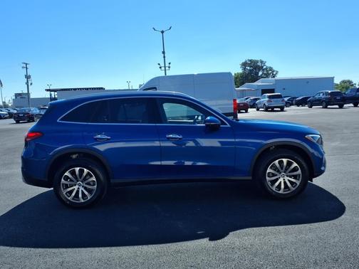 2025 Mercedes-Benz GLC 300 4MATIC