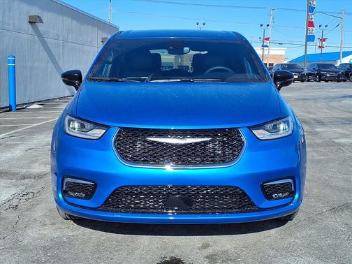 2026 Chrysler Pacifica L