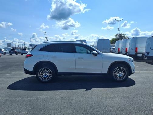 Polar White (149) 2026 Mercedes-Benz GLC 300 4MATIC