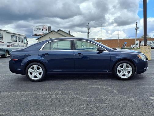 Imperial Blue Metallic 2009 Chevrolet Malibu LS