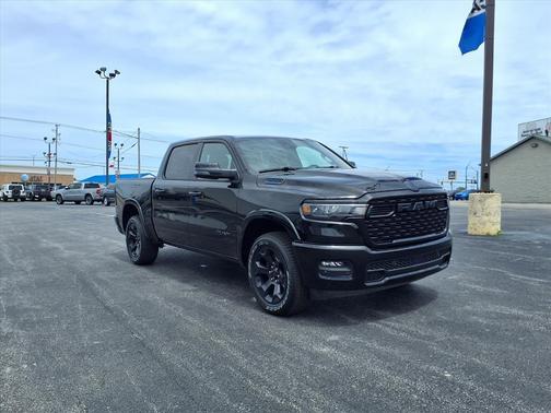 Diamond Black Crystal Pearl Coat (pxj) 2026 RAM 1500 Big Horn/Lone Star