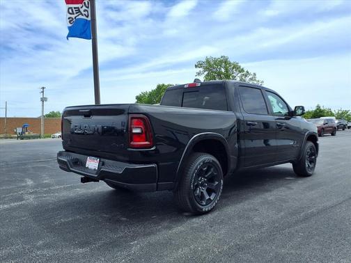 Diamond Black Crystal Pearl Coat (pxj) 2026 RAM 1500 Big Horn/Lone Star