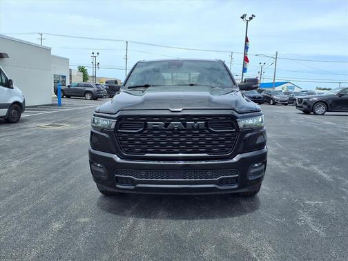 Diamond Black Crystal Pearl Coat (pxj) 2026 RAM 1500 Big Horn/Lone Star