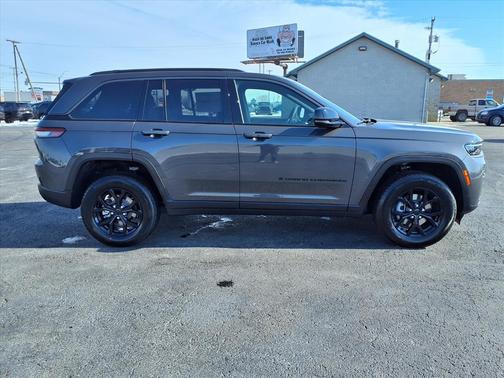 2026 Jeep Grand Cherokee Altitude