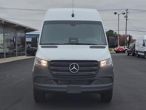 2025 Mercedes-Benz Sprinter 2500 Standard Roof