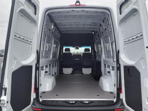 2025 Mercedes-Benz Sprinter 2500 Standard Roof
